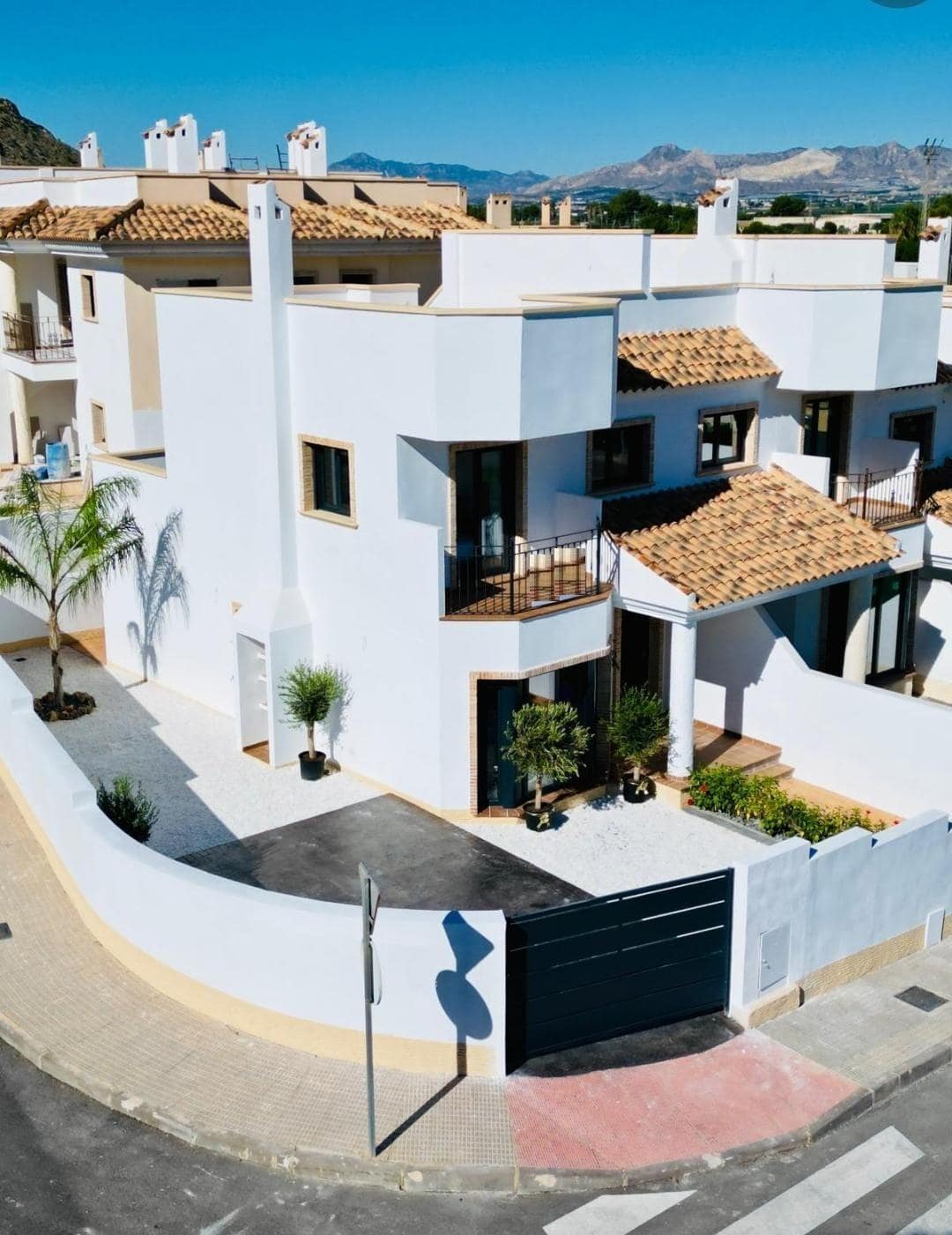 New Bungalows and Townhouses in Cox, Alicante