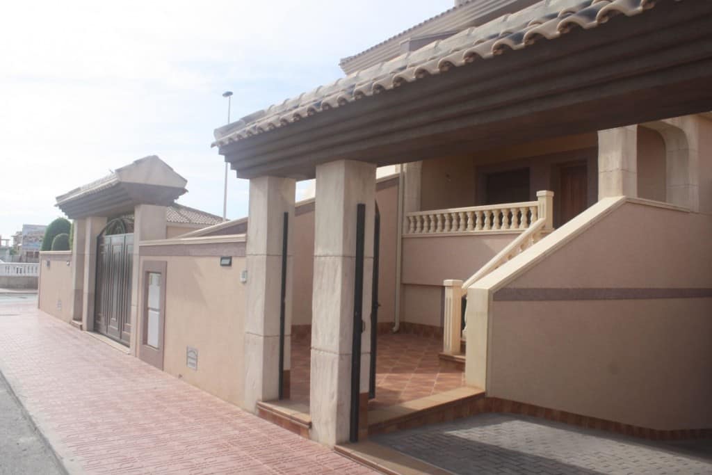 2-bedroom townhouse in Torrevieja