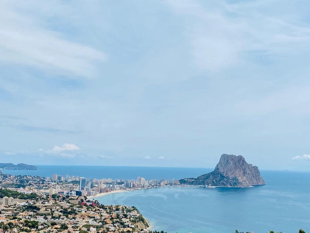 EXCLUSIVE VILLA WITH SPECTACULAR VIEWS